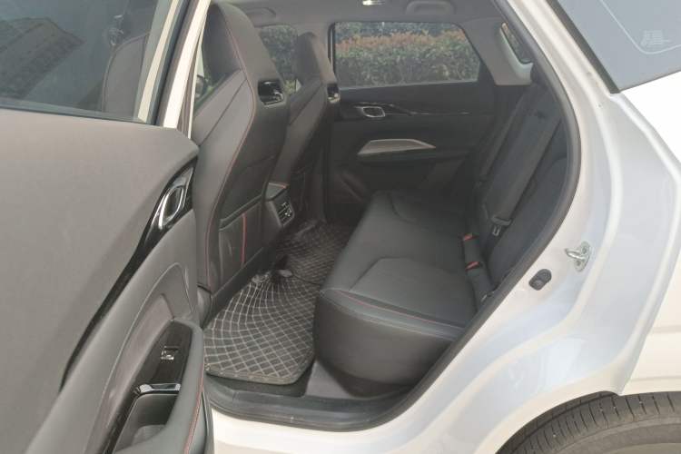 Used CHANGAN OSHAN Z6 2022 Blue Whale 1.5T DCT Smart Edition Left Rear Seat
