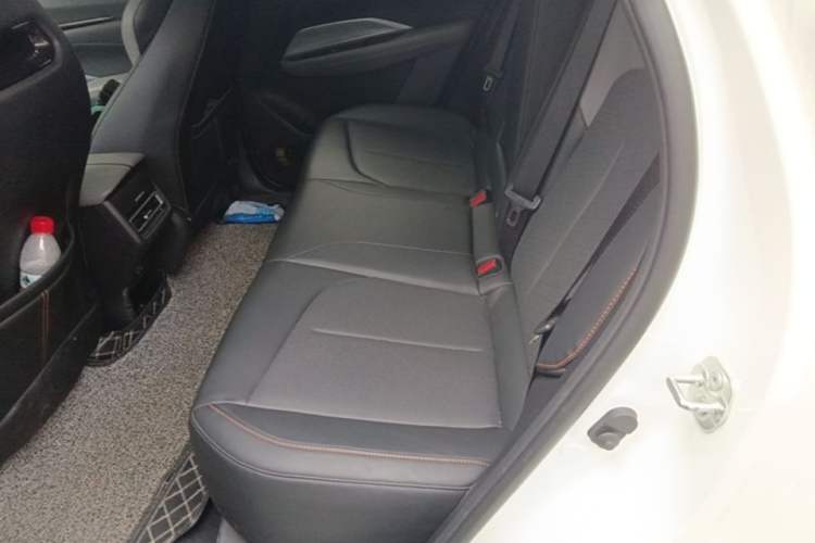 Used CHANGAN OSHAN Z6 2022 Blue Whale 1.5T DCT Smart Edition Left Rear Seat