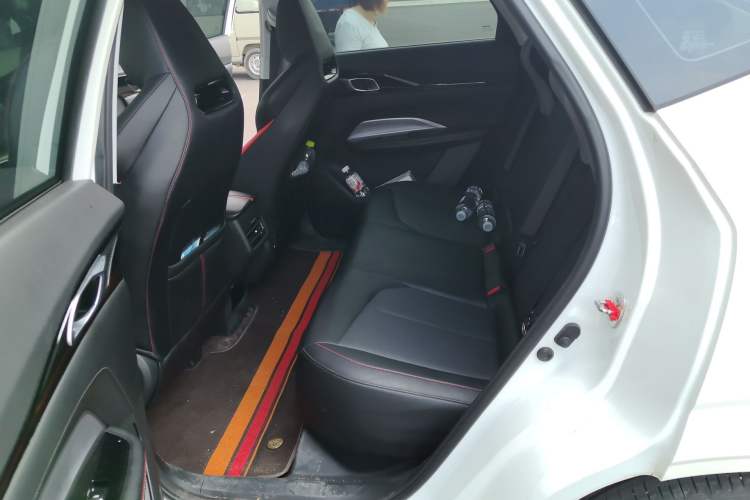 Used CHANGAN OSHAN Z6 2022 Blue Whale 1.5T DCT Smart Edition Urban Version Left Rear Seat