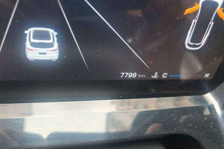Used CHANGAN OSHAN Z6 2022 Blue Whale 1.5T DCT Smart Navigation Model Odometer Close Up