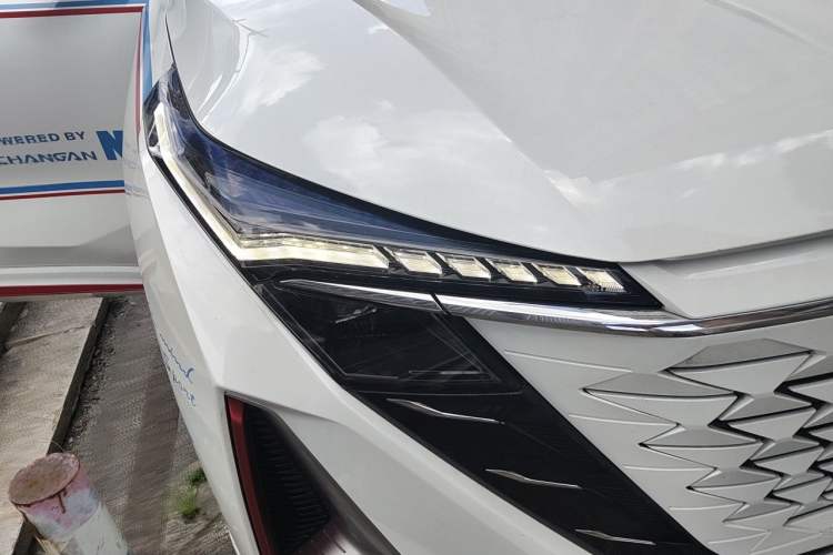 Used CHANGAN OSHAN Z6 2022 Blue Whale 1.5T DCT Luxury Model Right Front Headlight