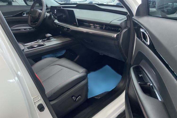 Used CHANGAN OSHAN Z6 2022 Blue Whale 1.5T DCT Smart Edition Right Front Seat