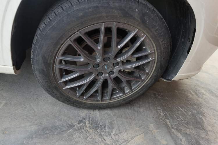 Used CHANGAN OSHAN Z6 2022 Blue Whale 1.5T DCT Luxury Model Right Front Wheel Hub