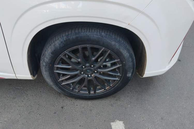 Used CHANGAN OSHAN Z6 2022 Blue Whale 1.5T DCT Luxury Model Right Front Wheel Hub