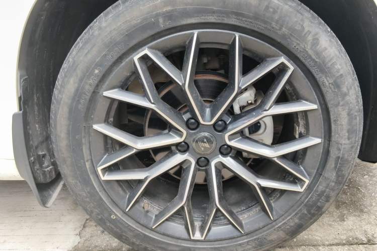 Used CHANGAN OSHAN Z6 2022 Blue Whale 1.5T DCT Luxury Model Right Front Wheel Hub