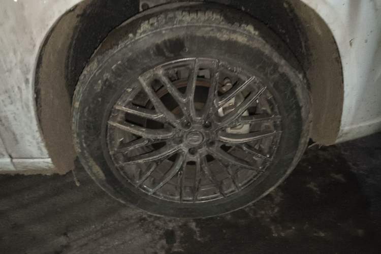 Used CHANGAN OSHAN Z6 2022 Blue Whale 1.5T DCT Luxury Model Right Front Wheel Hub