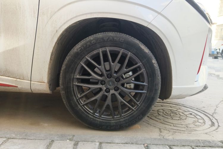 Used CHANGAN OSHAN Z6 2022 Blue Whale 1.5T DCT Luxury Model Right Front Wheel Hub