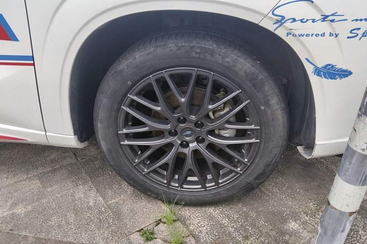 Used CHANGAN OSHAN Z6 2022 Blue Whale 1.5T DCT Luxury Model Right Front Wheel Hub