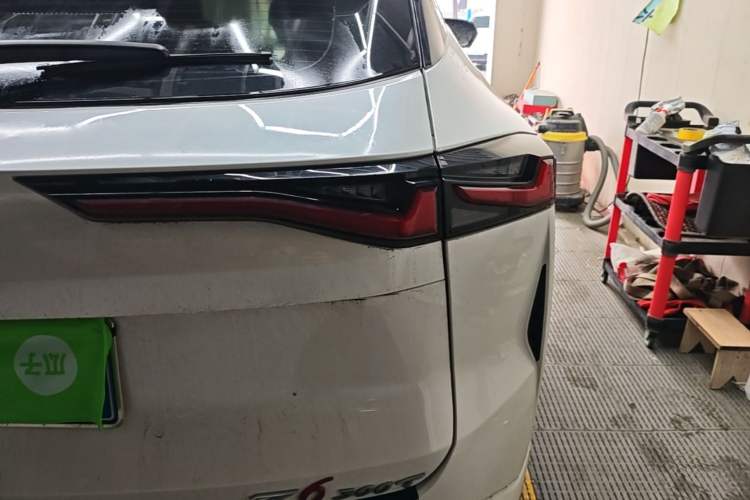 Used CHANGAN OSHAN Z6 2022 Blue Whale 1.5T DCT Smart Edition Urban Version Right Rear Taillight