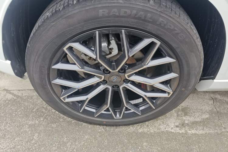 Used CHANGAN OSHAN Z6 2022 Blue Whale 1.5T DCT Smart Edition Urban Version Right Rear Wheel Hub