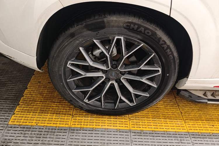 Used CHANGAN OSHAN Z6 2022 Blue Whale 1.5T DCT Smart Edition Urban Version Right Rear Wheel Hub