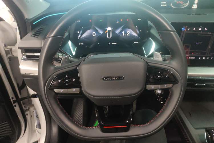 Used CHANGAN OSHAN Z6 2022 Blue Whale 1.5T DCT Smart Edition Steering Wheel