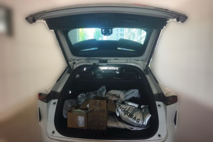 Used CHANGAN OSHAN Z6 2022 Blue Whale 1.5T DCT Luxury Model Trunk