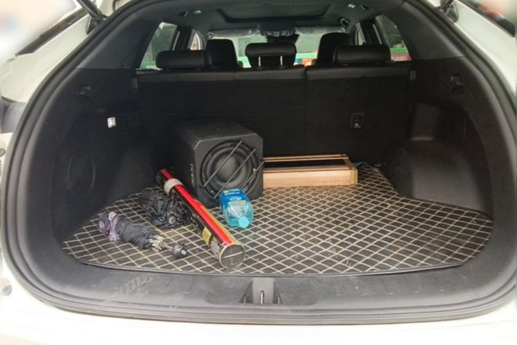 Used CHANGAN OSHAN Z6 2022 Blue Whale 1.5T DCT Smart Edition Trunk
