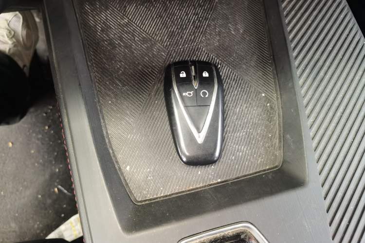 Used CHANGAN OSHAN Z6 2022 Blue Whale 1.5T DCT Luxury Model Vehicle Key