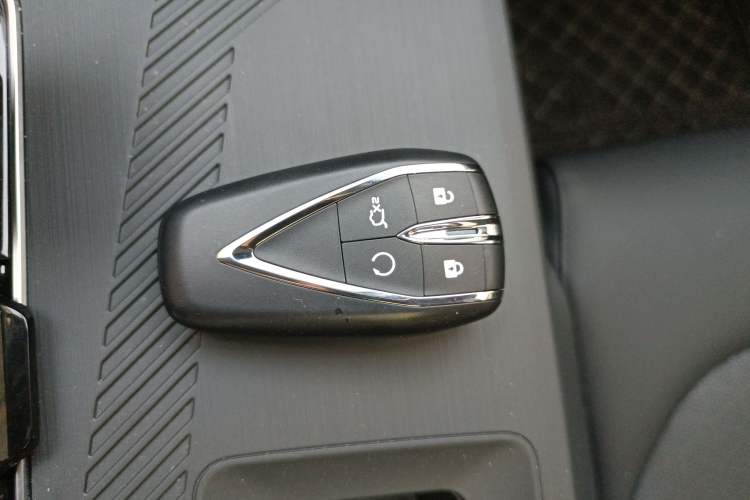 Used CHANGAN OSHAN Z6 2022 Blue Whale 1.5T DCT Smart Edition Vehicle Key