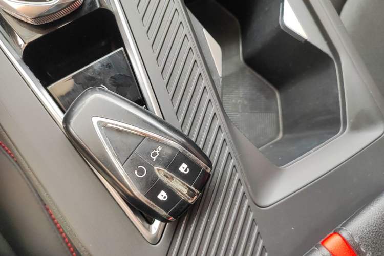Used CHANGAN OSHAN Z6 2022 Blue Whale 1.5T DCT Smart Edition Vehicle Key