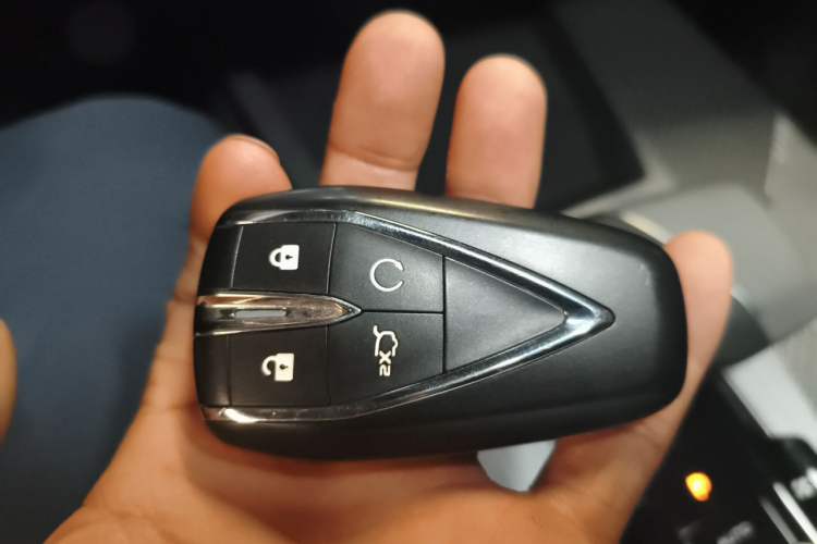 Used CHANGAN OSHAN Z6 2022 Blue Whale 1.5T DCT Luxury Model Vehicle Key