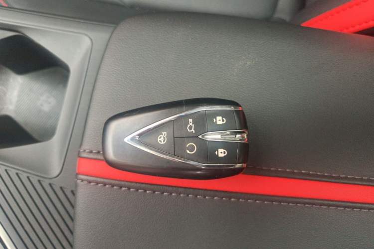 Used CHANGAN OSHAN Z6 2022 Blue Whale 1.5T DCT Smart Navigation Model Vehicle Key