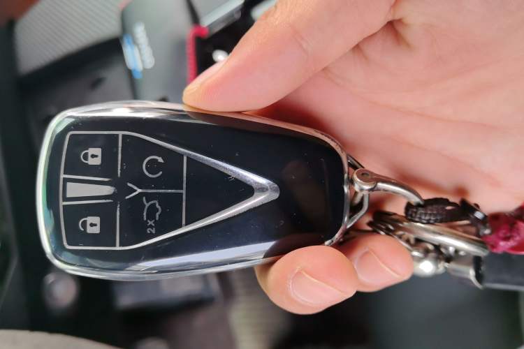 Used CHANGAN OSHAN Z6 2022 Blue Whale 1.5T DCT Smart Edition Urban Version Vehicle Key
