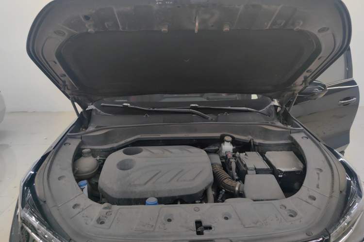 Used CHANGAN OSHAN Z6 2023 Blue Whale 1.5T DCT Smart Luxury Model Engine Bay