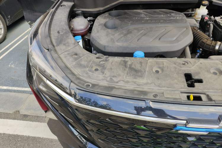 Used CHANGAN OSHAN Z6 2023 Blue Whale 1.5T DCT Smart Luxury Model Engine Bay Right