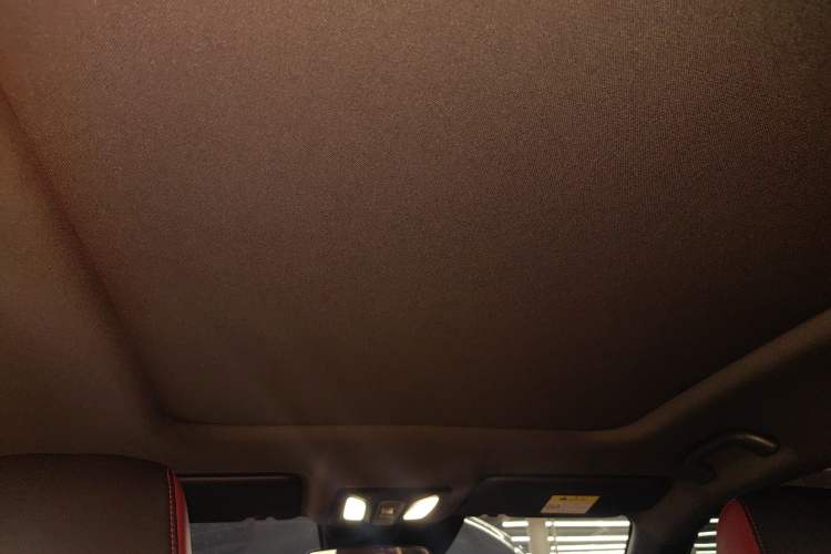 Used CHANGAN OSHAN Z6 2023 Blue Whale 1.5T DCT Smart Luxury Model Headliner
