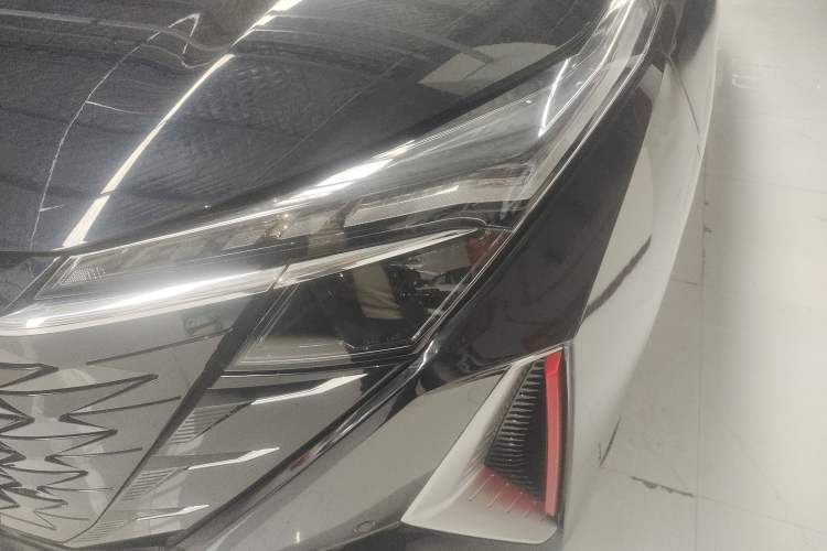 Used CHANGAN OSHAN Z6 2023 Blue Whale 1.5T DCT Smart Luxury Model Left Front Headlight