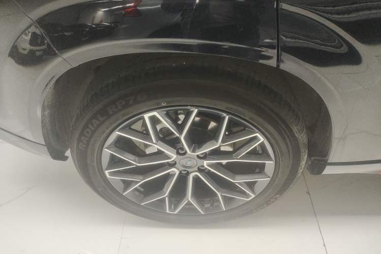 Used CHANGAN OSHAN Z6 2023 Blue Whale 1.5T DCT Smart Luxury Model Right Rear Wheel Hub