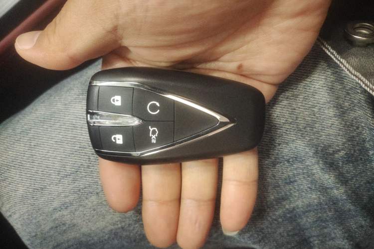 Used CHANGAN OSHAN Z6 2023 Blue Whale 1.5T DCT Smart Luxury Model Vehicle Key