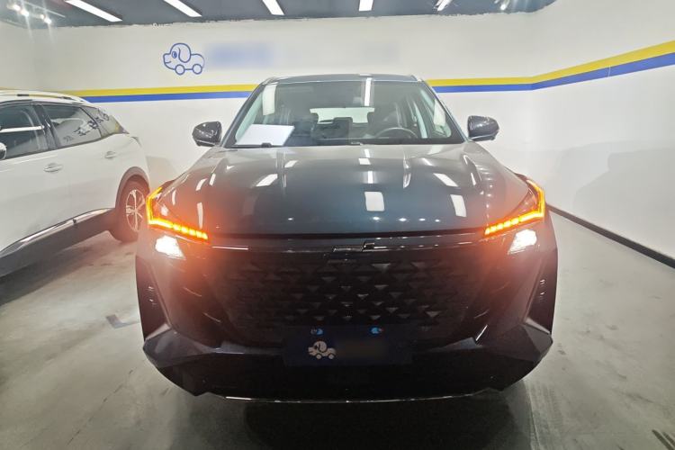 Used CHANGAN OSHAN Z6 2023 Blue Whale 1.5T DCT Smart-Led City Edition Front