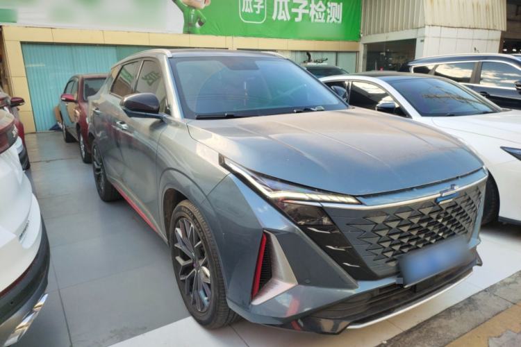Used CHANGAN OSHAN Z6 2023 Blue Whale 1.5T DCT Smart-Led City Edition Front Right 45 Deg