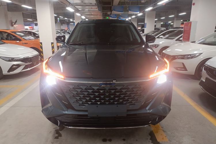Used CHANGAN OSHAN Z6 2023 Blue Whale 1.5T DCT Smart-Led City Edition Front