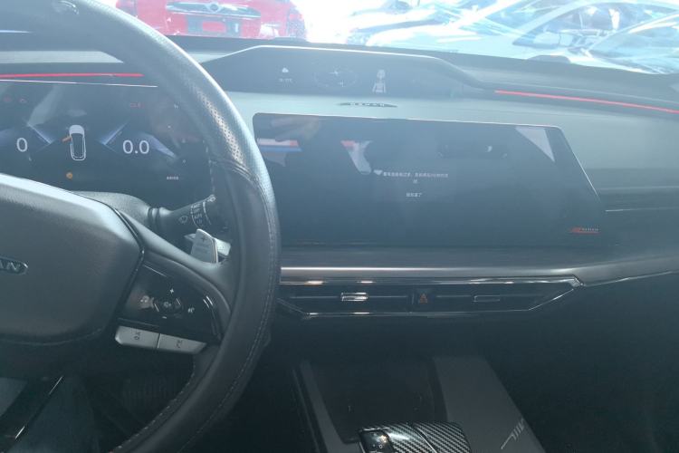 Used CHANGAN OSHAN Z6 2023 Blue Whale 1.5T DCT Smart-Led City Edition Interior 3