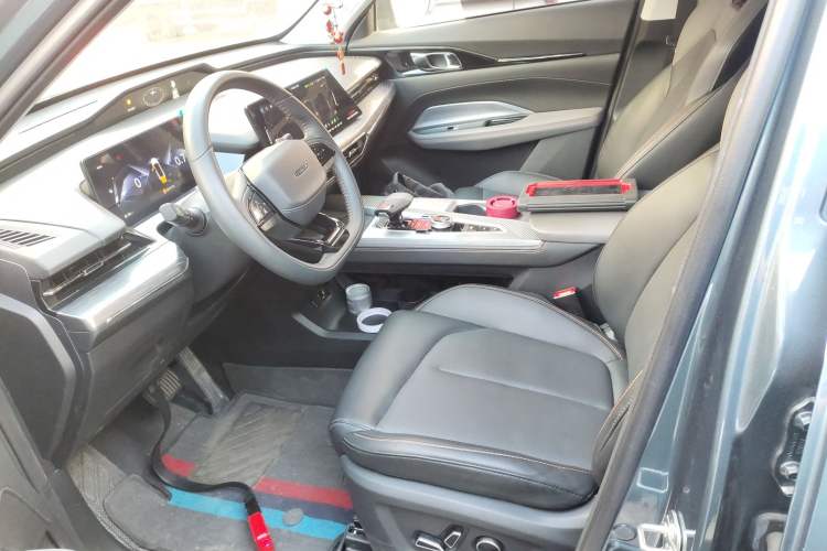 Used CHANGAN OSHAN Z6 2023 Blue Whale 1.5T DCT Smart-Led City Edition Left Front Seat