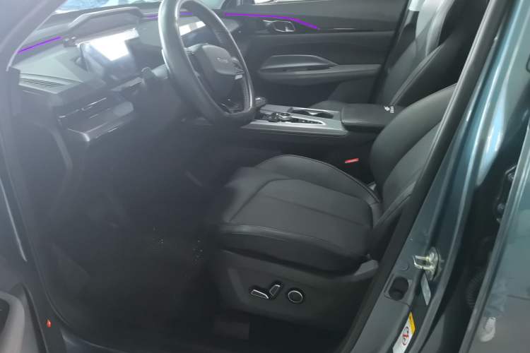 Used CHANGAN OSHAN Z6 2023 Blue Whale 1.5T DCT Smart-Led City Edition Left Front Seat