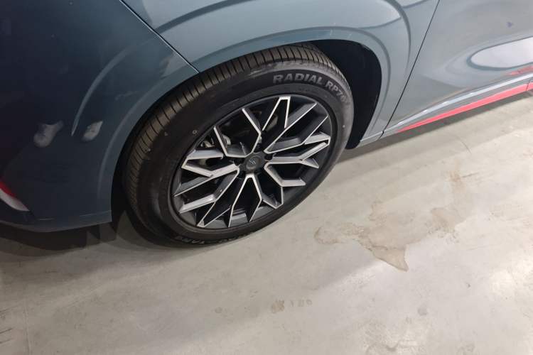 Used CHANGAN OSHAN Z6 2023 Blue Whale 1.5T DCT Smart-Led City Edition Left Front Wheel Hub