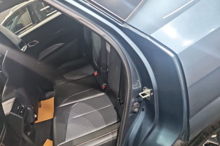 Used CHANGAN OSHAN Z6 2023 Blue Whale 1.5T DCT Smart-Led City Edition Left Rear Seat
