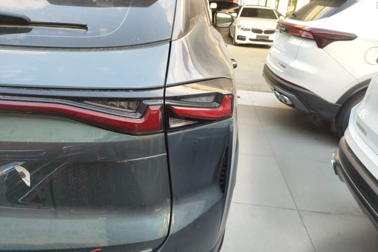 Used CHANGAN OSHAN Z6 2023 Blue Whale 1.5T DCT Smart-Led City Edition Right Rear Taillight