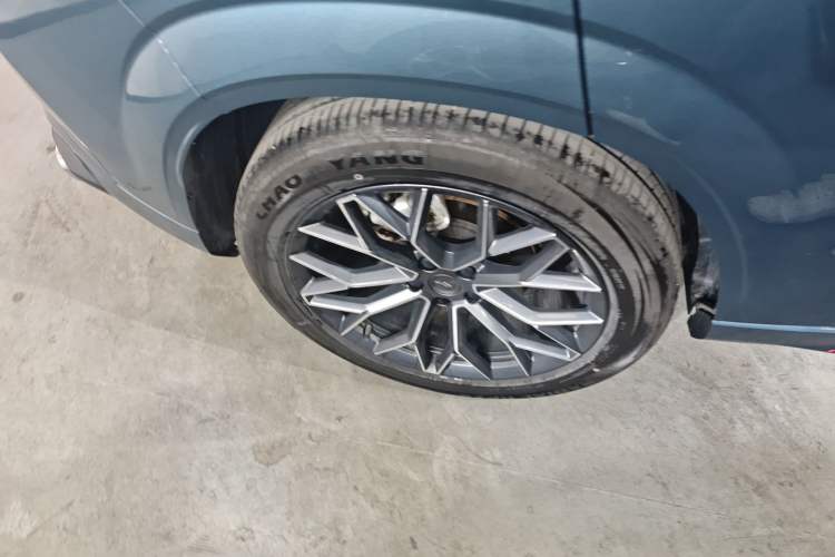 Used CHANGAN OSHAN Z6 2023 Blue Whale 1.5T DCT Smart-Led City Edition Right Rear Wheel Hub