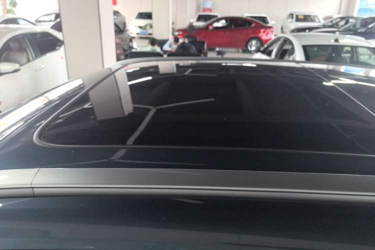 Used CHANGAN OSHAN Z6 2023 Blue Whale 1.5T DCT Smart-Led City Edition Roof