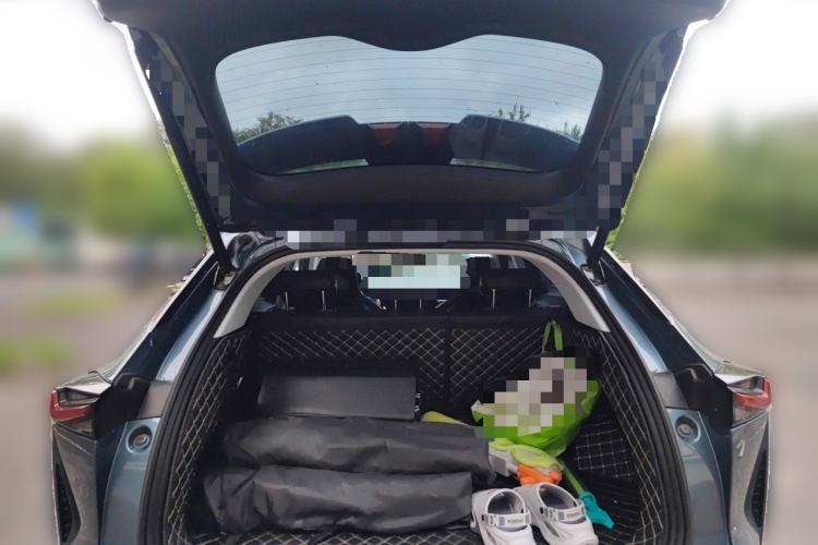 Used CHANGAN OSHAN Z6 2023 Blue Whale 1.5T DCT Smart Edition Trunk