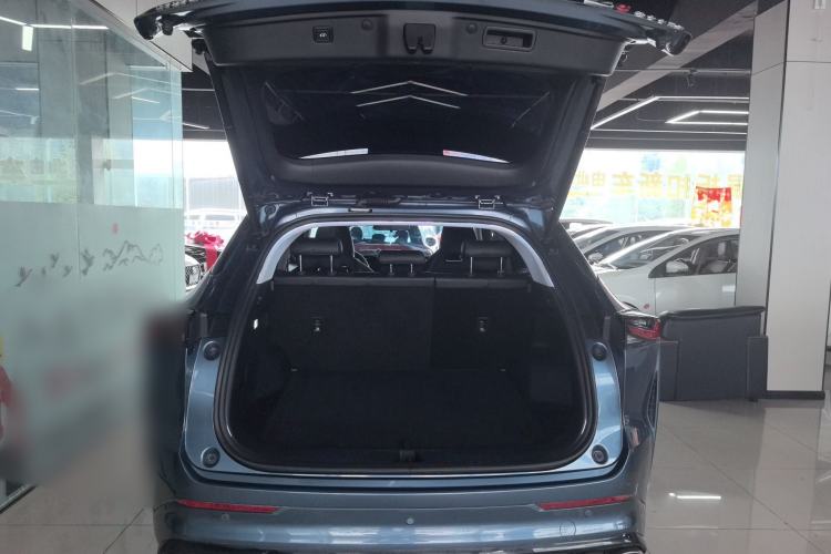 Used CHANGAN OSHAN Z6 2023 Blue Whale 1.5T DCT Smart-Led City Edition Trunk