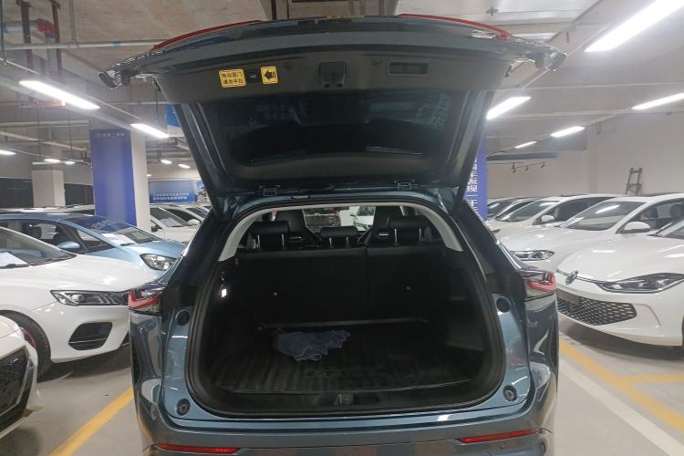 Used CHANGAN OSHAN Z6 2023 Blue Whale 1.5T DCT Smart-Led City Edition Trunk