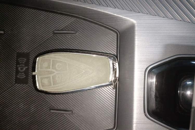 Used CHANGAN OSHAN Z6 2023 Blue Whale 1.5T DCT Smart-Led City Edition Vehicle Key