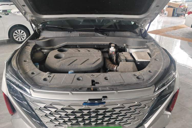 Used CHANGAN OSHAN Z6 2023 Blue Whale 1.5T DCT Smart Edition Engine Bay
