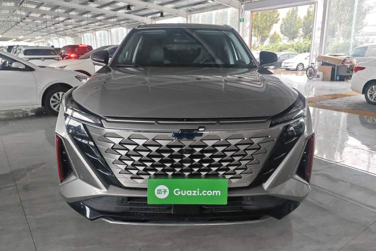 Used CHANGAN OSHAN Z6 2023 Blue Whale 1.5T DCT Smart Edition Front