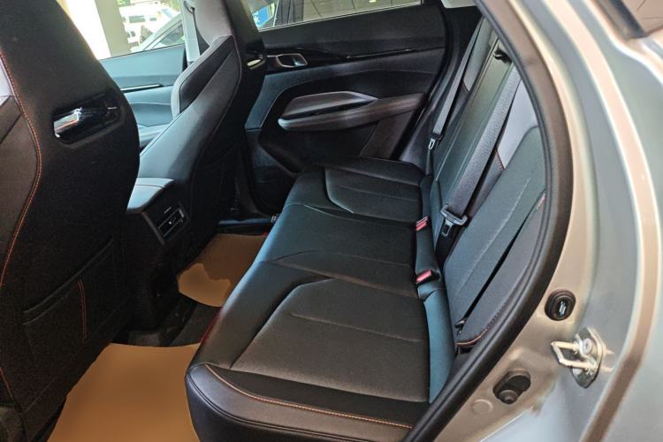 Used CHANGAN OSHAN Z6 2023 Blue Whale 1.5T DCT Smart Edition Interior 4