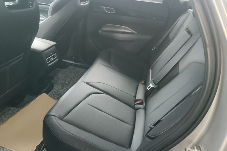 Used CHANGAN OSHAN Z6 2023 Blue Whale 2.0T Automatic Zhiyuan Model Left Rear Seat