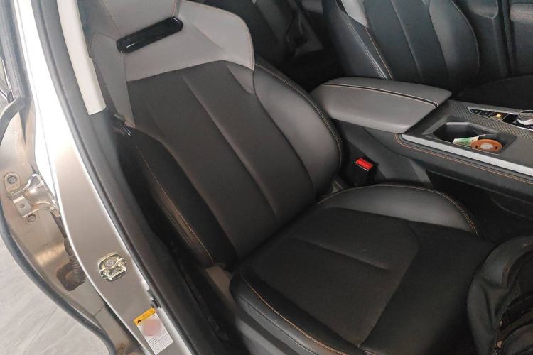 Used CHANGAN OSHAN Z6 2023 Blue Whale 1.5T DCT Smart Edition Right Front Seat